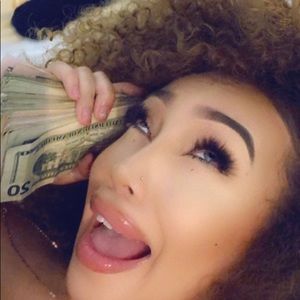 Meet your Posher, Raegen